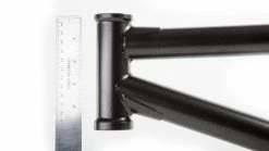 S&M Bikes S&M Credence Black Magic Frame FRAMES -Eclat Soldes Magasin black magicframe headtube 1080x1080